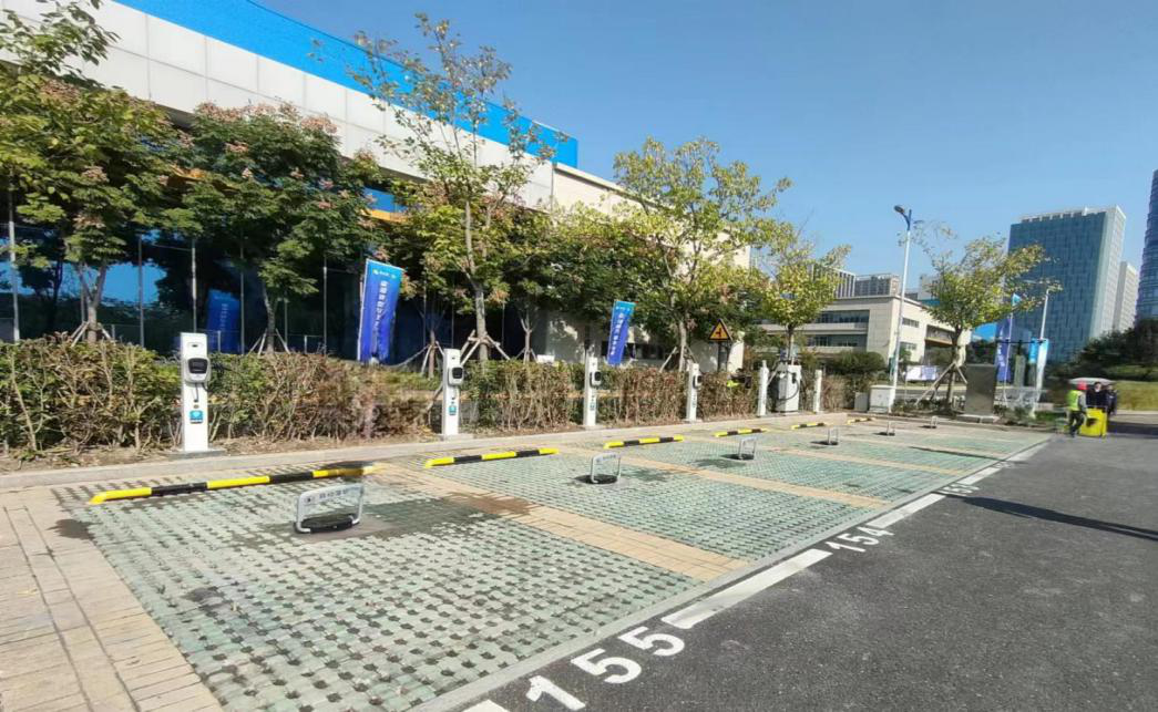 汽轮临平制造基地充电桩项目顺使用过完工验收并投入运营